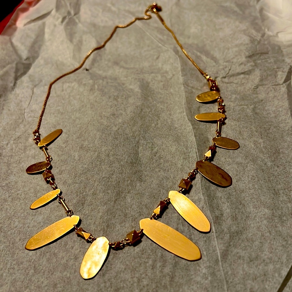 Kendra Scott necklace